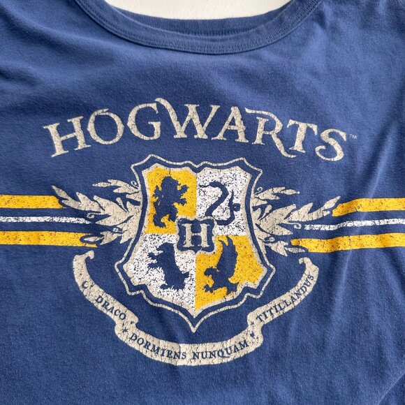 Harry Potter Hogwarts Crest Blue Graphic T-Shirt Size M 100% Cotton Tee Gold - Picture 8 of 8